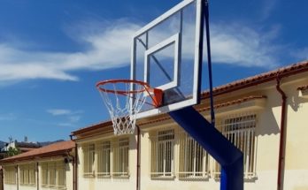 Κηφισιά: Αντικατάσταση παλαιών μπασκετών με νέες στο 3ο Δημοτικό Σχολείο
