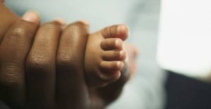 Μια 25χρονη στο Μάλι γέννησε με καισαρική τομή εννιάδυμα