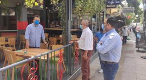 Ηράκλειο Αττικής: Επίσκεψη του Δήμαρχου στα καταστήματα εστίασης της πόλης