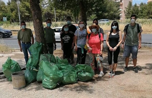 Νέα Ιωνία: Ο Δήμος και οι εθελοντές «Ομάδα Save Your Hood» της Νέας Ιωνίας καθάρισαν το άλσος Βεΐκου