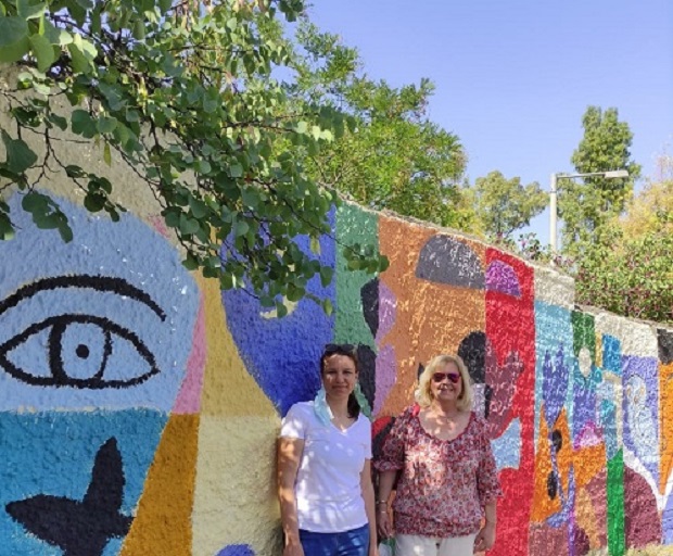 Παπάγου Χολαργός:  Μαθητές και καθηγητές έδωσαν χρώμα και ζωντάνια στην περίφραξη του Γυμνασίου-Λυκείου Παπάγου