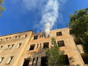 Πεντέλη:  Μικρή εστία πυρκαγιάς στον τελευταίο όροφο του ΝΙΕΝ  - Σβήστηκε άμεσα