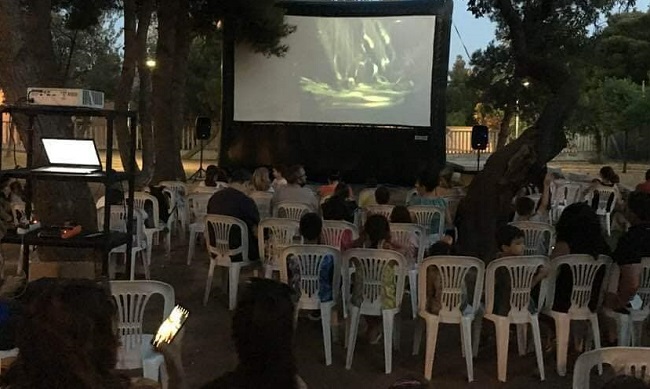 Βριλήσσια: Χθες στο πάρκο «Μαρία Κάλλας» πραγματοποιήθηκε η 1η θερινή κινηματογραφική προβολή