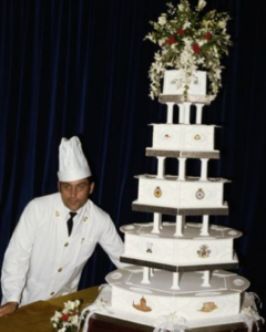  « Απίστευτο» Σε δημοπρασία κομμάτι της τούρτας γάμου της πριγκίπισσας Νταϊάνα με τον Κάρολο 40 χρόνια μετά