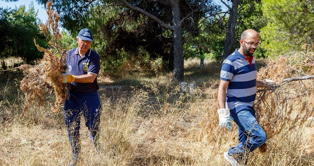 Κηφισιά: Συντονισμένη δράση καθαρισμού με συμμετοχή της Πολιτικής Προστασίας του Δάσος του Κεφαλαρίου