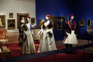 Μαρούσι: Ξενάγηση της Δημοτικής Αρχής Αμαρουσίου στη μεγάλη επετειακή έκθεση «1821 πριν και μετά» στο Μουσείο Μπενάκη