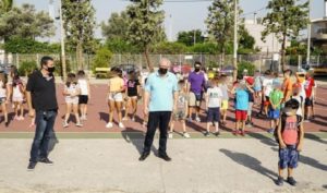 Μαρούσι: Ο Δήμαρχος Αμαρουσίου Θ. Αμπατζόγλου με τα παιδιά του Αθλητικού και Πολιτιστικού Camp