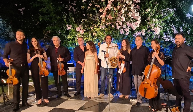 Μαρούσι: Μοναδική η Συναυλία της Συμφωνικής Ορχήστρας Novarte με το σύνολο Χρυσέα Φόρμιγξ στον κήπο της Βορέειου Βιβλιοθήκης Αμαρουσίου