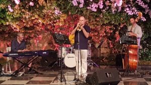Μαρούσι:  Εντυπωσίασε η Συναυλία jazz με τουςLouis Armstrong Tribute Band στον κήπο της Βορέειου Βιβλιοθήκης