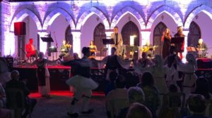 Πεντέλη: Επιτυχημένη η πρώτη παράσταση για φέτος στο Μέγαρο Δουκίσσης Πλακεντίας αφιερωμένη στον εορτασμό των 200 χρόνων από την Ελληνική Επανάσταση