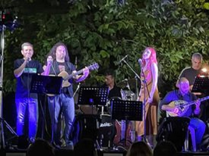 Πεντέλη: «Το Ροκ και το Ζεϊμπέκικο» Μια υπέροχη  μουσική βραδιά στην πλατειά Αγίου Γεωργίου στην Δ.Κ  Μελισσίων