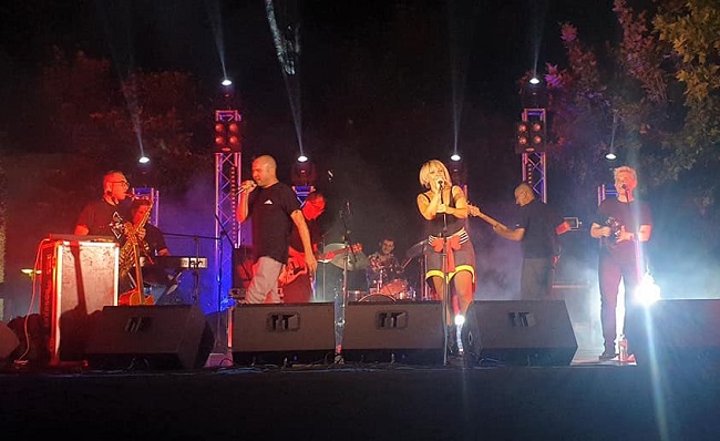 Μεταμόρφωση: Μαγική συναυλία με το δημοφιλές συγκρότημα «ΜΠΛΕ» χθες Σάββατο στην Πλατεία Μεταμόρφωσης του Σωτήρος
