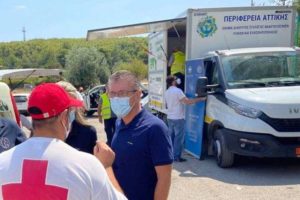Περιφέρεια Αττικής : Πάνω από 3.000 μερίδες φαγητού, διανεμήθηκαν την τελευταία εβδομάδα από την Περιφέρεια σε αστυνομικούς και πυροσβέστες στα Βίλια