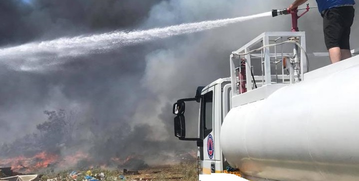 Λυκόβρυση Πεύκη : Με ένα υδροφόρο όχημα συμμετείχε ο Δήμος στην κατάσβεση της πυρκαγιάς της Πάρνηθας