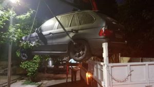 Ηράκλειο : Ξεκίνησε και θα συνεχιστεί  με αμείωτο ρυθμό η απομάκρυνση εγκαταλελειμμένων αυτοκινήτων