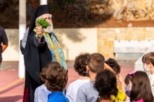 Κηφισιά: Σε αγιασμούς των σχολείων ο Δήμαρχος Κηφισιάς Γιώργος Θωμάκος