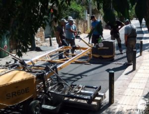 Κηφισιά: Στην οδό Ολύμπου της Δ. Ε. Κηφισιάς συνεχίζονται οι εργασίες κατασκευής σταμπωτού οδοστρώματος
