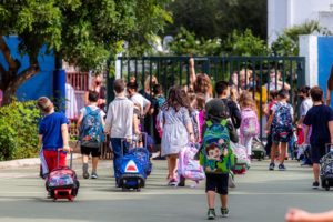 Κηφισιά: Σε αγιασμούς των σχολείων ο Δήμαρχος Κηφισιάς Γιώργος Θωμάκος