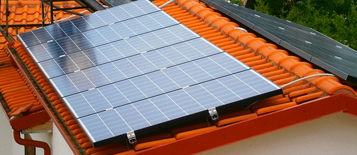 Ανοίγει ο δρόμος για την έναρξη του νέου προγράμματος «φωτοβολταϊκά στις στέγες» με 25ετείς συμβάσεις