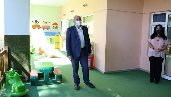 Μαρούσι: Επίσκεψη του Δημάρχου Αμαρουσίου στους παιδικούς και βρεφονηπιακούς σταθμούς της πόλης