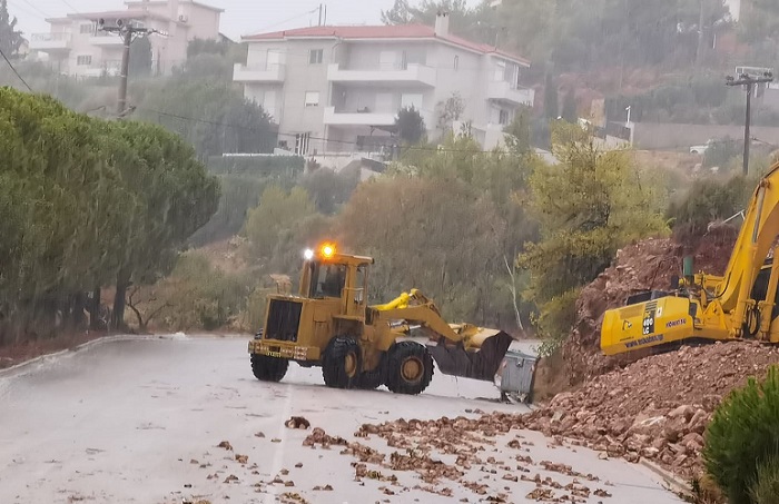 Ραφήνα Πικέρμι: Οι υπηρεσίες του Δήμου βρίσκονται  επί ποδός  για να αντιμετωπίσουν  τα προβλήματα που δημιουργεί η κακοκαιρία «Μπάλλος»