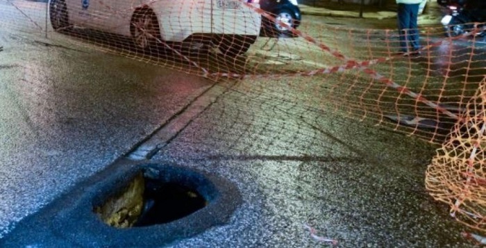 Χαλάνδρι: Ανακοίνωση του Δήμου για το που οφείλεται η καθίζηση του οδοστρώματος στην οδό Παπανικολή