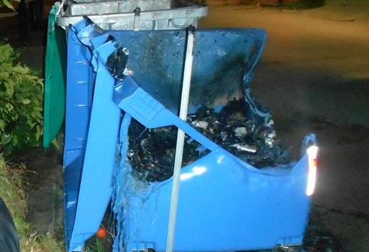 Χαλάνδρι: Απορριμματοφόρο του Δήμου απειλήθηκε με φωτιά από εύφλεκτα υλικά στον μπλε κάδο