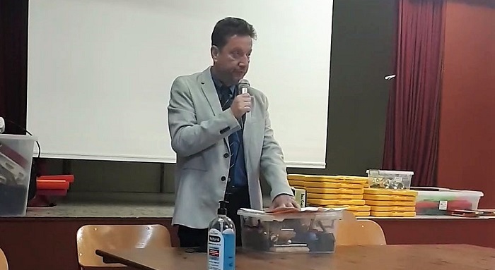 Εξαιρετική ομιλία στο Γυμνάσιο Νέας Περάμου Αθηνών από τον  γνωστό Λογοτέχνη Κωνσταντίνο Γεωργάτο για την ημέρα της εξέγερσης του Πολυτεχνείου