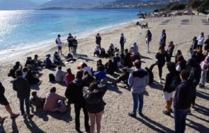 Μαρκόπουλο: Η παραλία του Αγίου Σπυρίδωνα στο Πόρτο Ράφτη καθαριστικέ από μαθητές