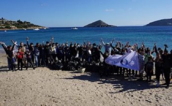Μαρκόπουλο: Η παραλία του Αγίου Σπυρίδωνα στο Πόρτο Ράφτη καθαριστικέ από μαθητές
