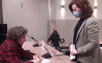 Μεταμόρφωση: Παρουσίαση του νέου βιβλίου της κόρης του Μίκη Θεοδωράκη, Μαργαρίτας με τίτλο «Αναμνήσεις ενός κοριτσιού»  στις 16/11 στο συνεδριακό κέντρο