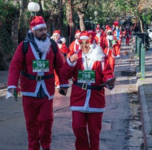 Κηφισιά: «Kifisia Santa walk and run» Ντύθηκαν Άγιοι Βασίληδες, έτρεξαν και περπάτησαν για καλό σκοπό