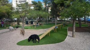 Αθήνα : Δύο dog parks στον Προμπονά και στο Νέο Κόσμο είναι έτοιμα να υποδεχτούν, με ασφάλεια, τους τετράποδους Αθηναίους