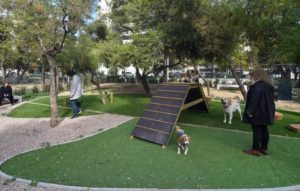 Αθήνα : Δύο dog parks στον Προμπονά και στο Νέο Κόσμο είναι έτοιμα να υποδεχτούν, με ασφάλεια, τους τετράποδους Αθηναίους
