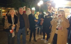Πεντέλη: Φωτιστικέ το Χριστουγεννιάτικο Δέντρο στην Πλατεία Μικρασιατών (Αγίου Γεωργίου), Μελίσσια