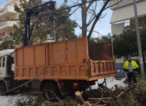 Βριλήσσια: Η πόλη επανέρχεται μέσα σε 48 ώρες μετά το σφοδρό χτύπημα του χιονιά