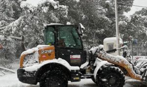 Κηφισιά:  Οι εκχιονισμοί είναι σε πλήρη εξέλιξη και στις τρεις Δημοτικές Ενότητες του Δήμου