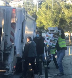 Πεντέλη : Σήμερα Πρωτοχρονιά και η υπηρεσία καθαριότητας από το πρωί, φρόντισε για την αποκομιδή των απορριμμάτων στην πόλη Πεντέλη : Σήμερα Πρωτοχρονιά και η υπηρεσία καθαριότητας από το πρωί, φρόντισε για την αποκομιδή των απορριμμάτων στην πόλη