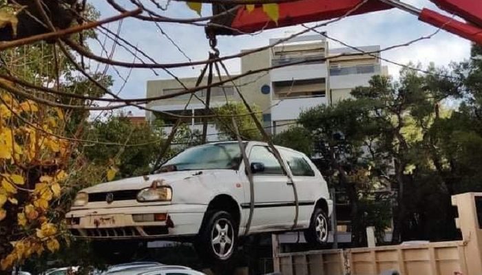Λυκόβρυσης Πεύκης: Συνεχίζεται η περισυλλογή εγκαταλελειμμένων οχημάτων από τον Δήμο