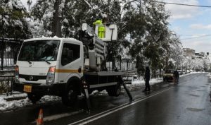 Η μεγάλη προσπάθεια είναι να ολοκληρωθεί η αποκατάσταση των βλαβών στο δίκτυο ηλεκτροδότησης σήμερα