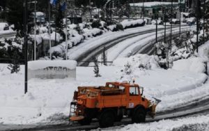 Η μεγάλη προσπάθεια είναι να ολοκληρωθεί η αποκατάσταση των βλαβών στο δίκτυο ηλεκτροδότησης σήμερα