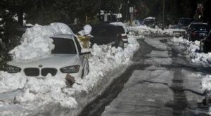 –  Θα μετακινηθούν σε ξενοδοχεία ευπαθείς συμπολίτες μας που είναι ακόμα στα σκοτάδια