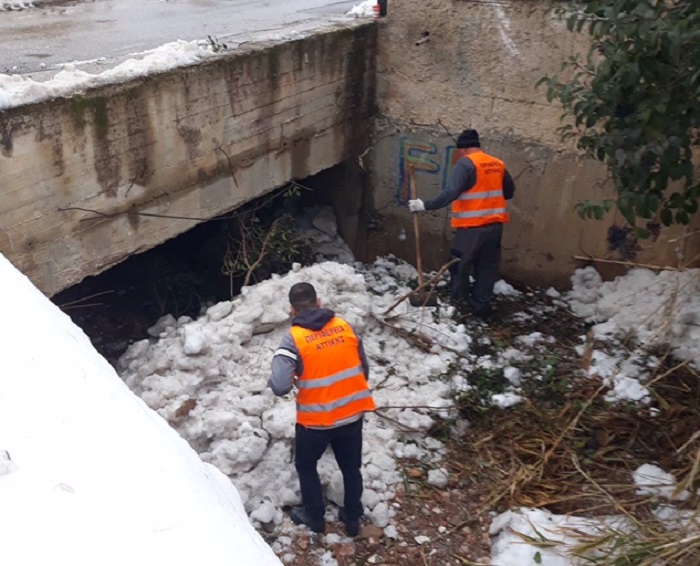 Περιφέρεια Αττικής: Συνεχίζονται οι προγραμματισμένες παρεμβάσεις για τον καθαρισμό ρεμάτων από τα συνεργεία της Περιφέρειας