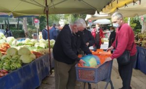 Λυκόβρυση Πεύκη : Η Γ’ Λαϊκή Αγορά Aθηνών ενισχύει το Κοινωνικό Παντοπωλείο