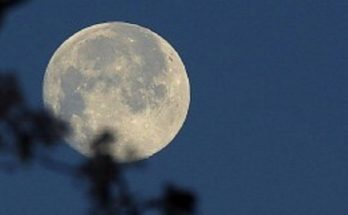 Άγνωστης  προέλευσης μεγάλο διαστημικό «σκουπίδι» στις 4 Μαρτίου αναμένετε να πέσει στην αόρατη «σκοτεινή» πλευρά του φεγγαριού.