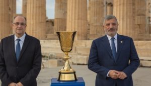 Περιφέρεια Αττικής: Στην Ακρόπολη υποδέχθηκαν ο Περιφερειάρχης και ο Πρόεδρος της Ελληνικής Ομοσπονδίας Καλαθοσφαίρισης το τρόπαιο του Παγκοσμίου Κυπέλλου στο μπάσκετ