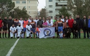 Χαλάνδρι: Ηχηρό μήνυμα κατά του ρατσισμού στον ποδοσφαιρικό αγώνα αστυνομικών – Ρομά Χαλανδρίου