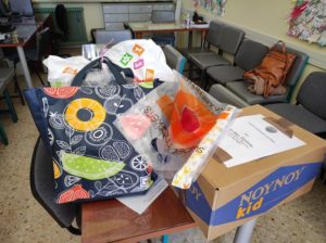 Ηράκλειο Αττικής: Πασχαλινά δώρα στα παιδιά των σχολείων της πόλης που έχουν ανάγκη από την δράση του Δήμου με το Όλοι Μαζί Μπορούμε