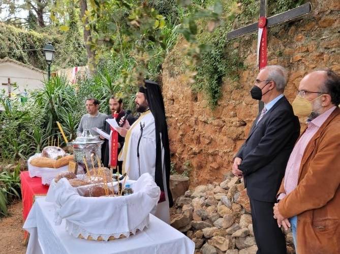 Κηφισιά:  Ο Δήμαρχος στην πανηγυρική θεία λειτουργία και αρτοκλασία στο εορτάζον παρεκκλήσιο της Παναγίας Ζωοδόχου Πηγής – Χελιδονούς