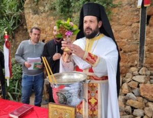 Κηφισιά:  Ο Δήμαρχος στην πανηγυρική θεία λειτουργία και αρτοκλασία στο εορτάζον παρεκκλήσιο της Παναγίας Ζωοδόχου Πηγής – Χελιδονούς